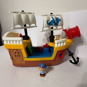 Vintage 2005 Fisher Price Little People Lil' Pirate Ship With One Pirate Figure
